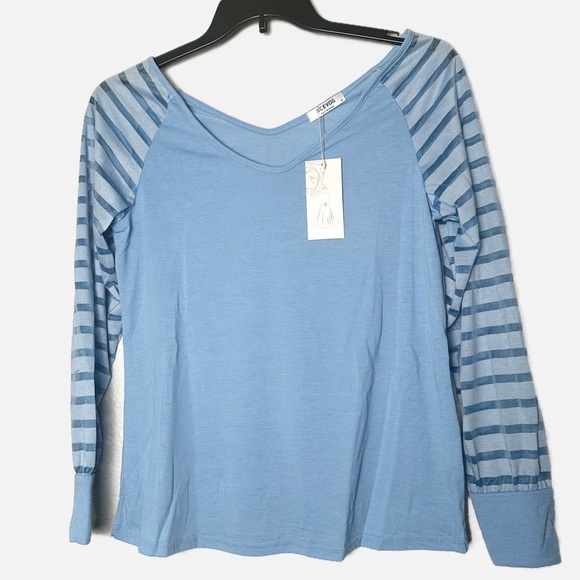 NWT Acevog Long Sleeve Blue Top - Picture 2 of 4